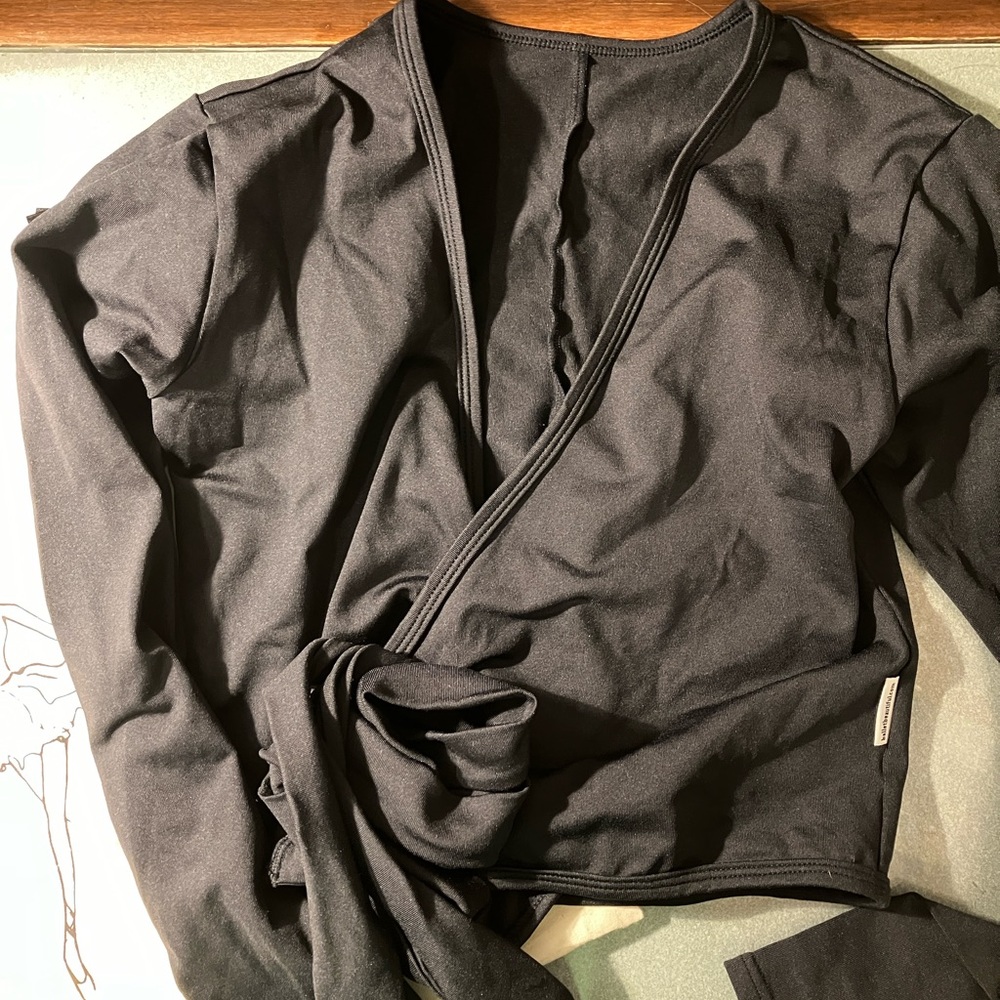 Ballet Beautiful Jersey Wrap top black size SMALL